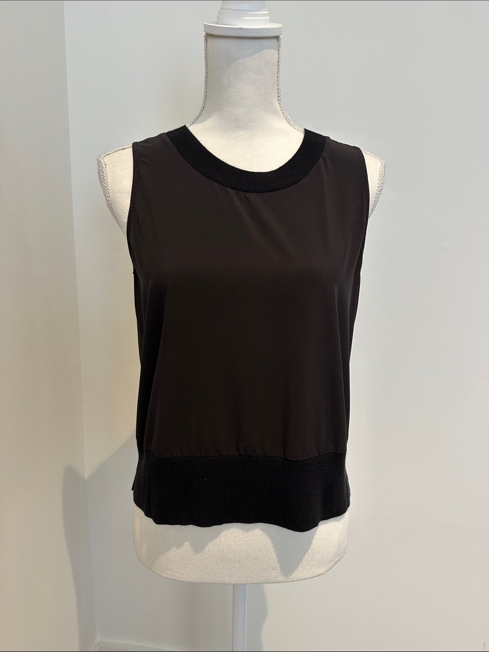 Athleta Black Sleeveless Knit-Trim Tank
